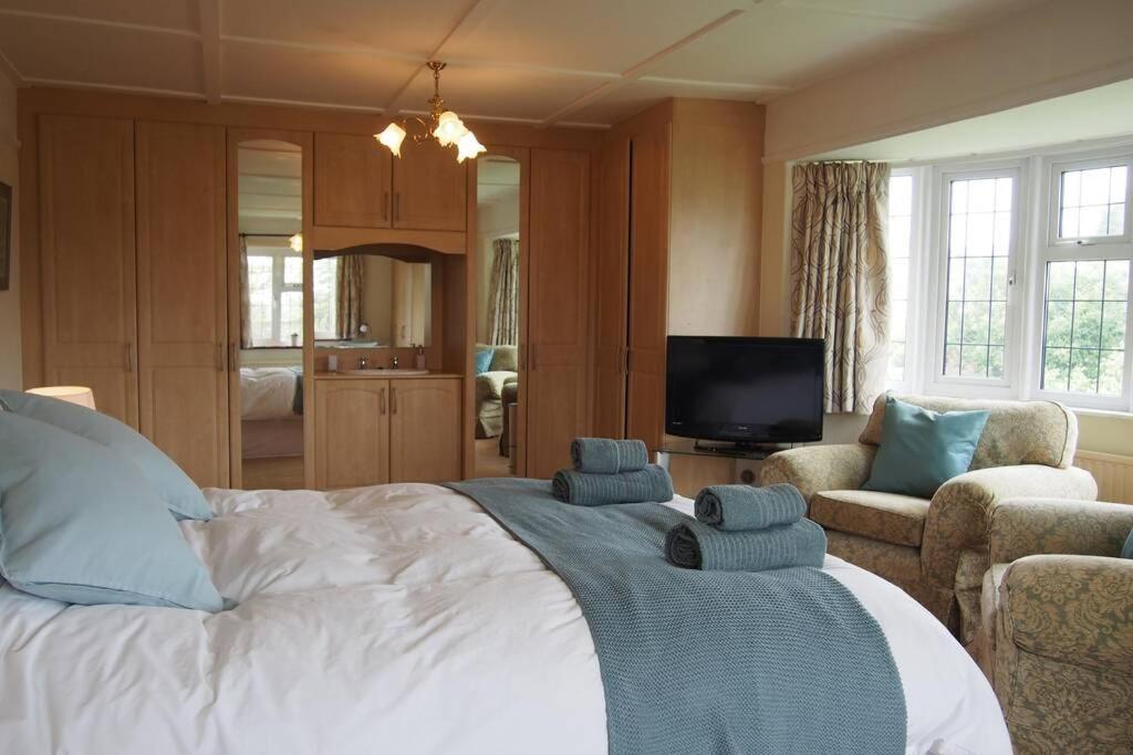 Hectors House Comfortable 4 Bed House In Mature Gardens Yelverton Extérieur photo