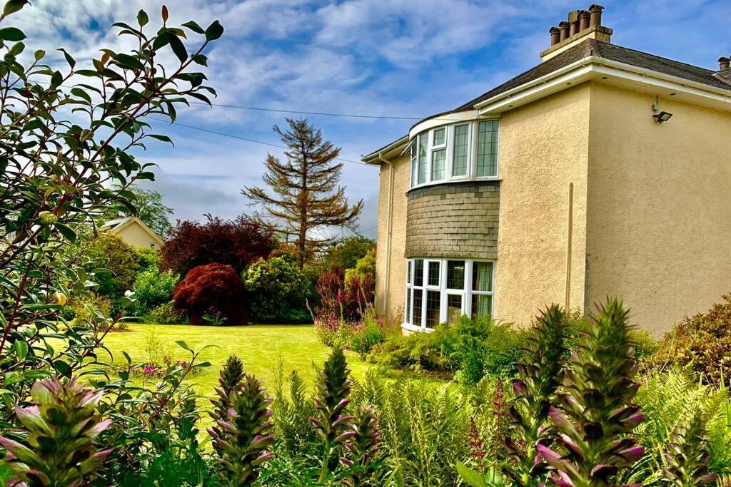 Hectors House Comfortable 4 Bed House In Mature Gardens Yelverton Extérieur photo