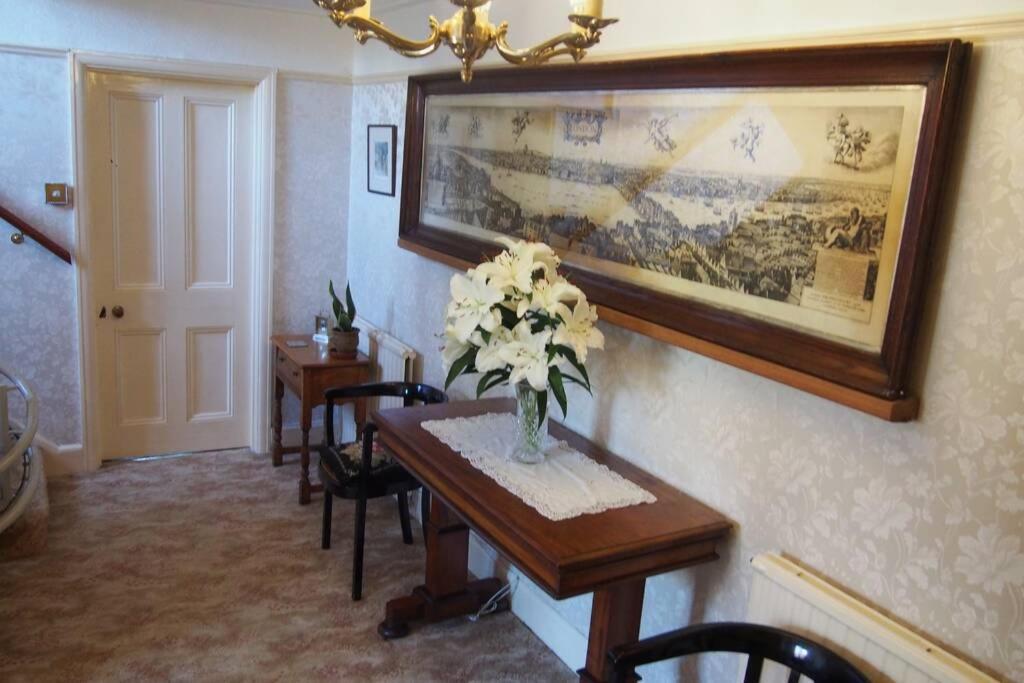 Hectors House Comfortable 4 Bed House In Mature Gardens Yelverton Extérieur photo