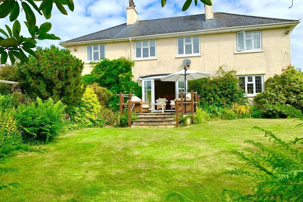 Hectors House Comfortable 4 Bed House In Mature Gardens Yelverton Extérieur photo